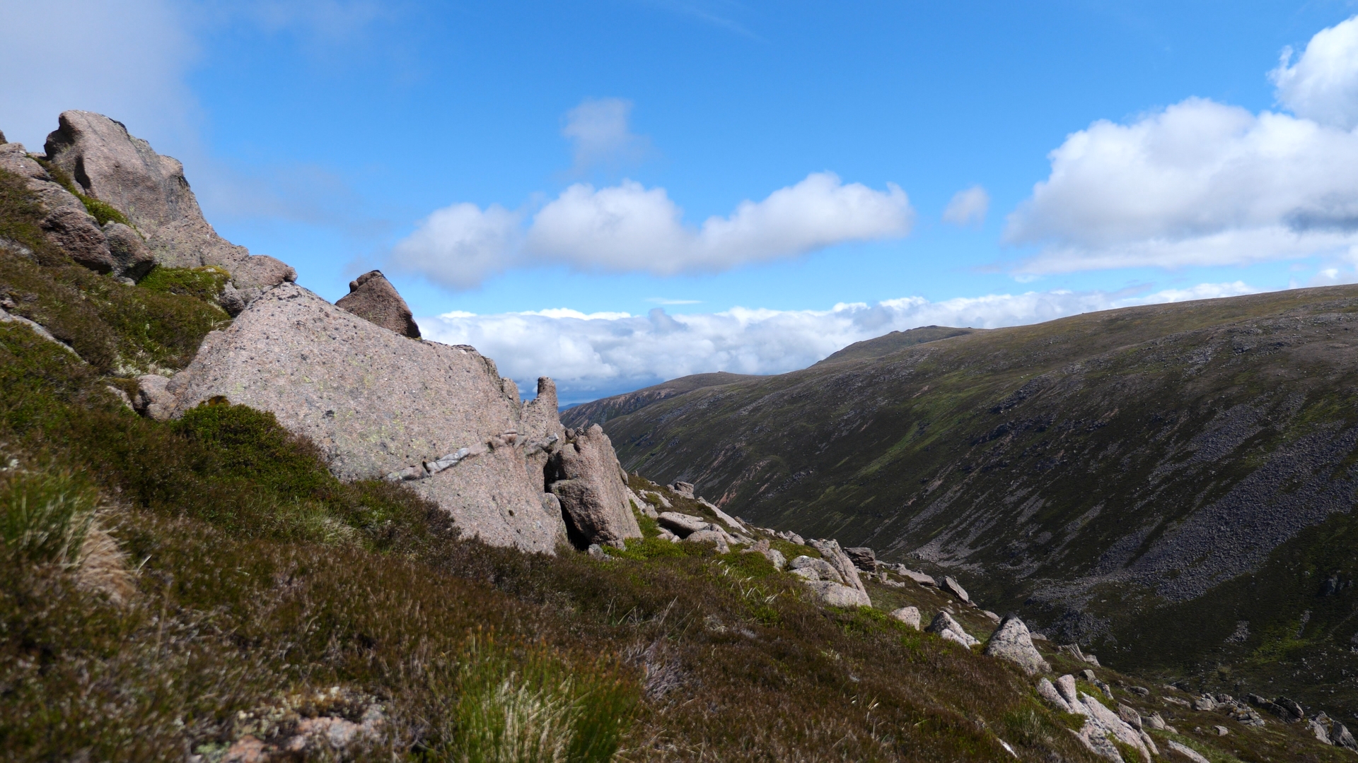 Loch Avon rocks